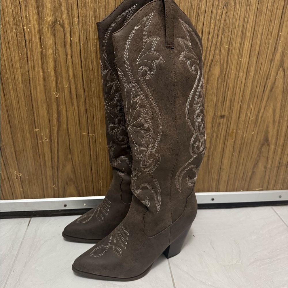 SHEIN Women’s Brown Cowboy Boots